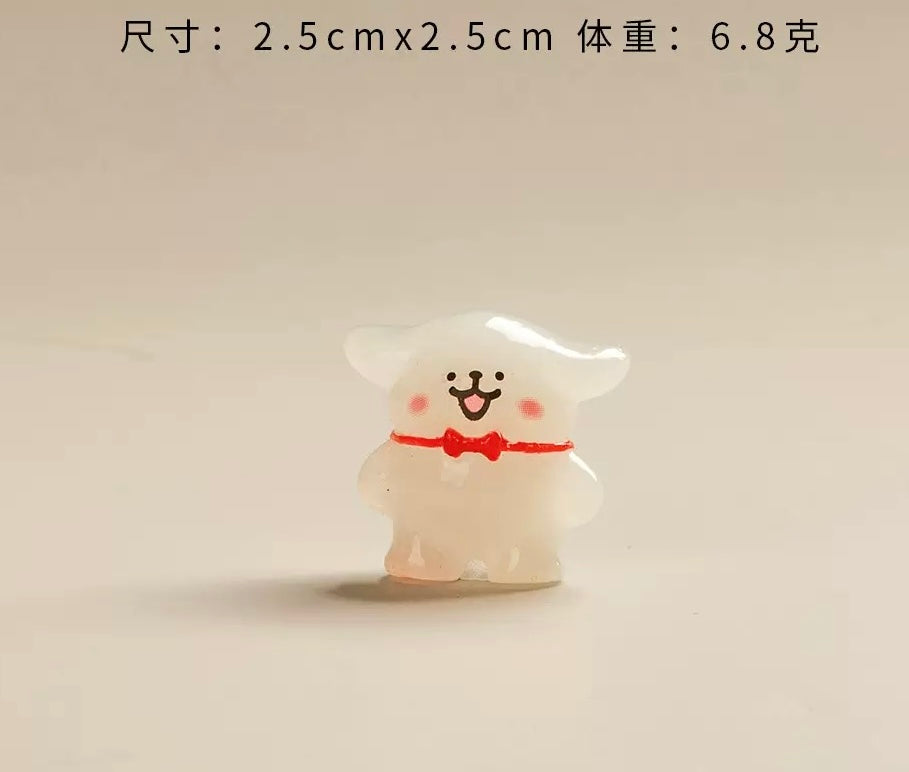 夜光のカートゥーンの白い子犬の装饰品