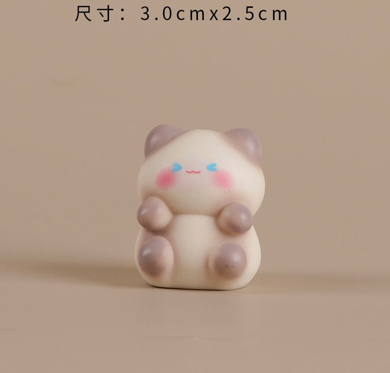 可愛がらせるネコの樹脂工芸品