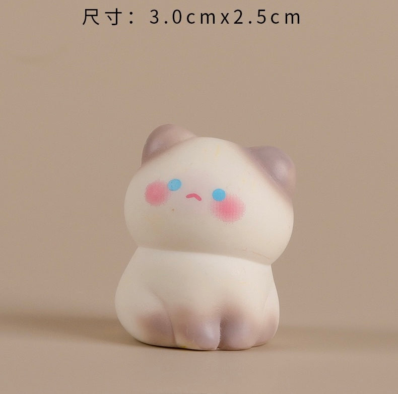 可愛がらせるネコの樹脂工芸品