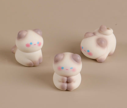 可愛がらせるネコの樹脂工芸品