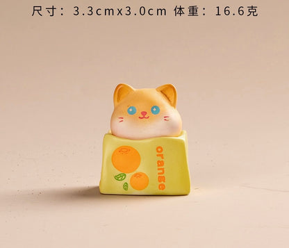 紙箱の小さなネコの樹脂工芸品