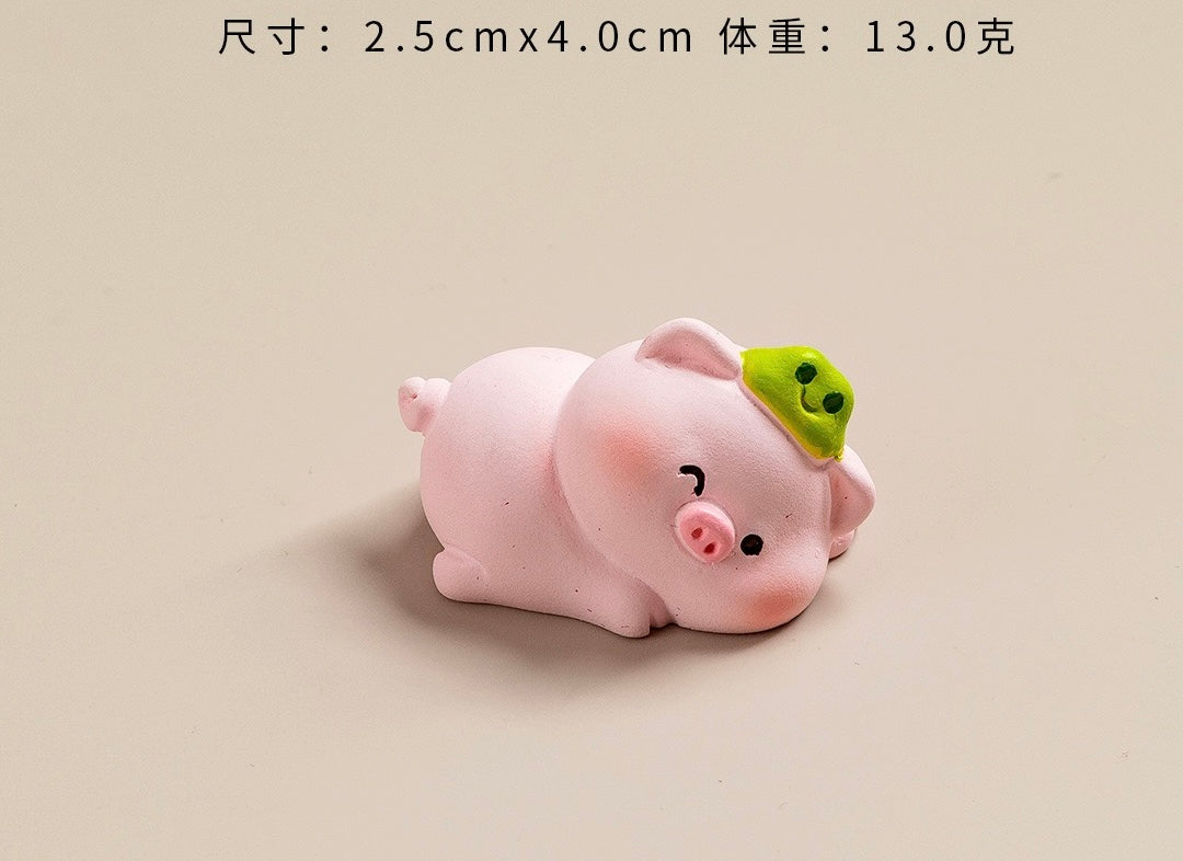 元気な子豚の樹脂工芸品