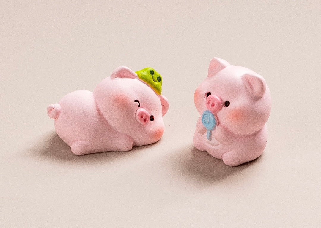 元気な子豚の樹脂工芸品