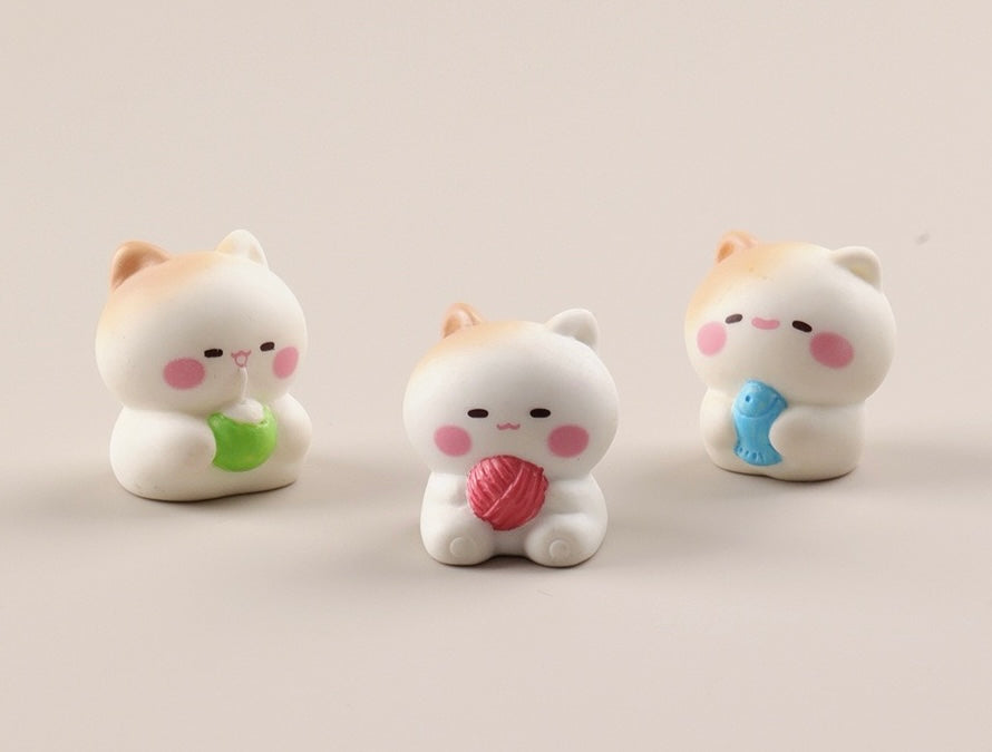 幸せな子猫の樹脂工芸品