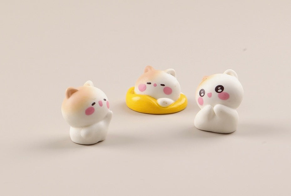 幸せな子猫の樹脂工芸品