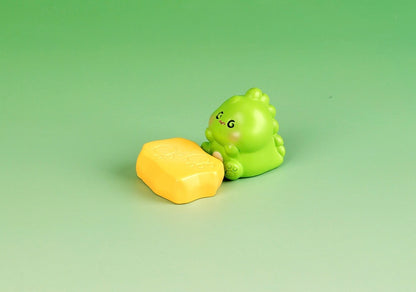 小さな恐竜の樹脂工芸品