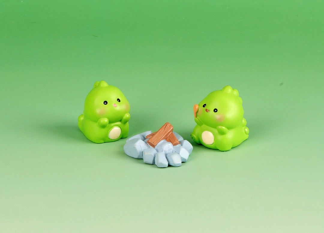 小さな恐竜の樹脂工芸品